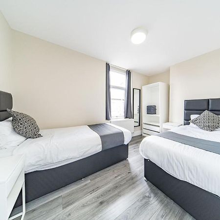 Ryan Air I Bnb - Huge 4 Bedroom House With Free Parking Liverpool Buitenkant foto