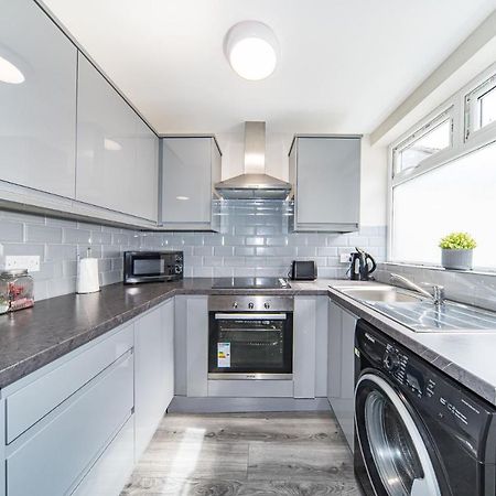 Ryan Air I Bnb - Huge 4 Bedroom House With Free Parking Liverpool Buitenkant foto