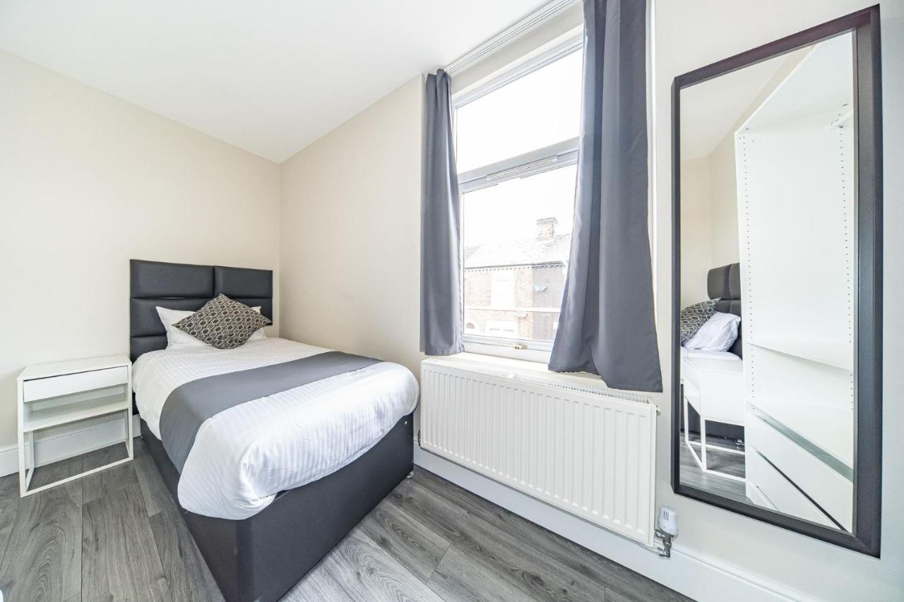 Ryan Air I Bnb - Huge 4 Bedroom House With Free Parking Liverpool Buitenkant foto