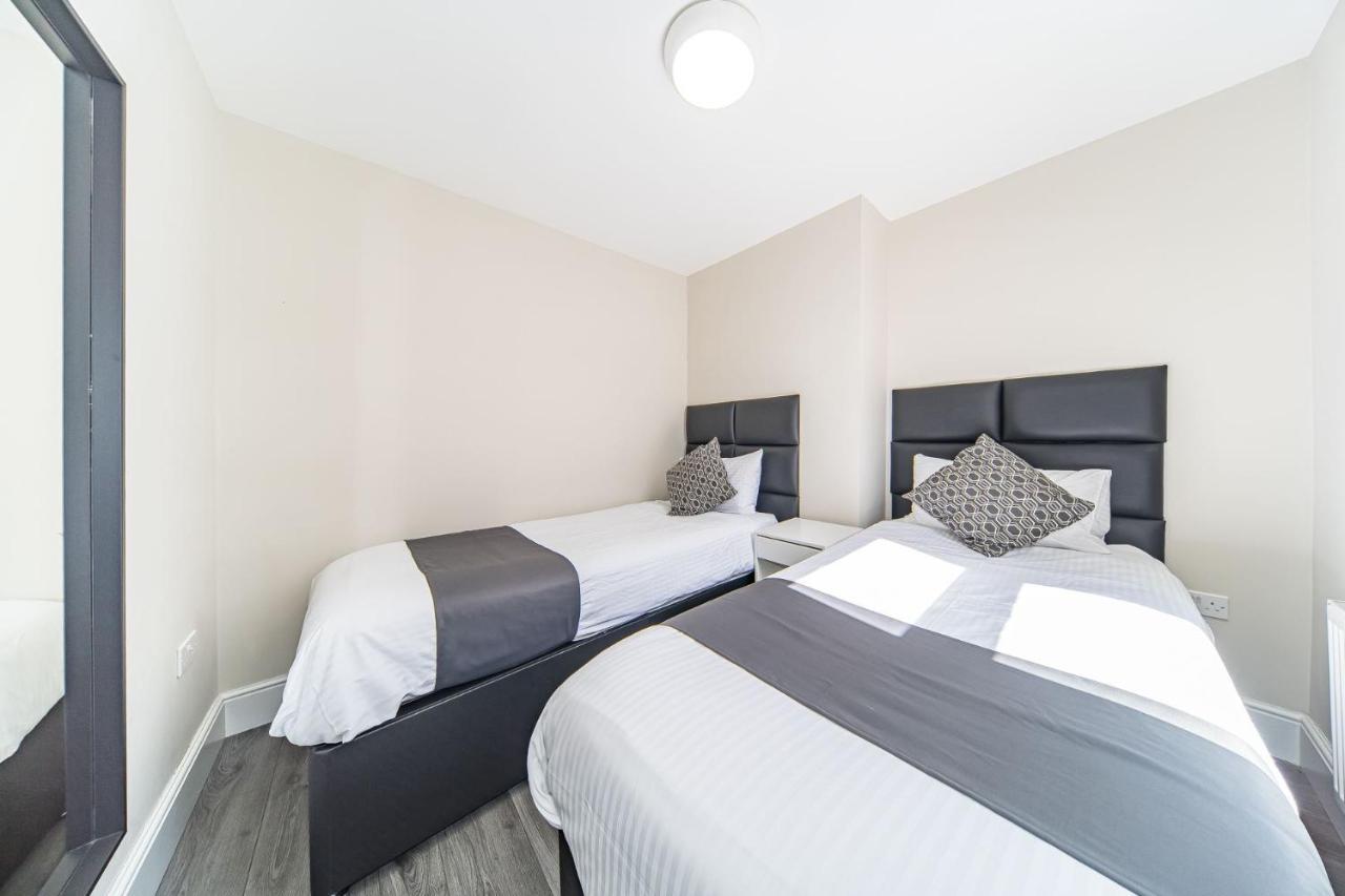 Ryan Air I Bnb - Huge 4 Bedroom House With Free Parking Liverpool Buitenkant foto