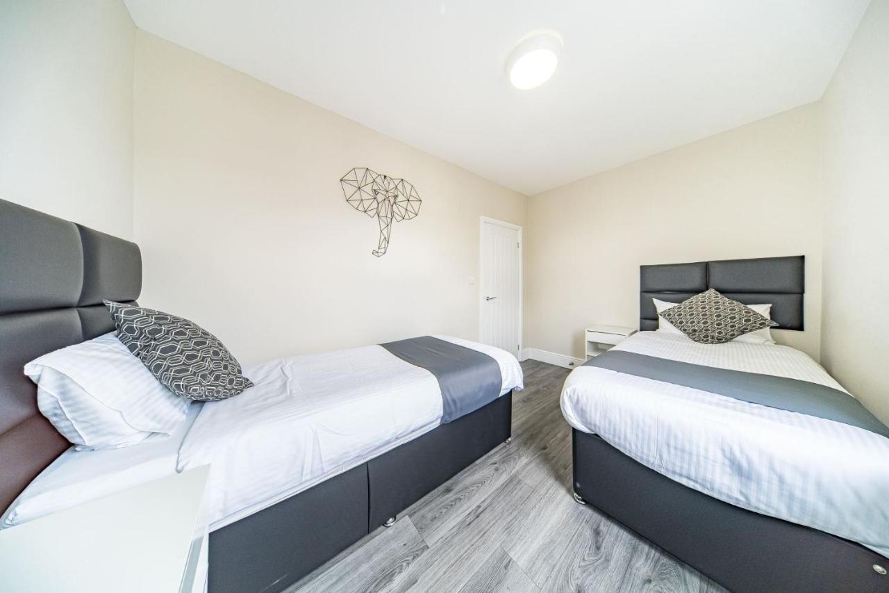 Ryan Air I Bnb - Huge 4 Bedroom House With Free Parking Liverpool Buitenkant foto