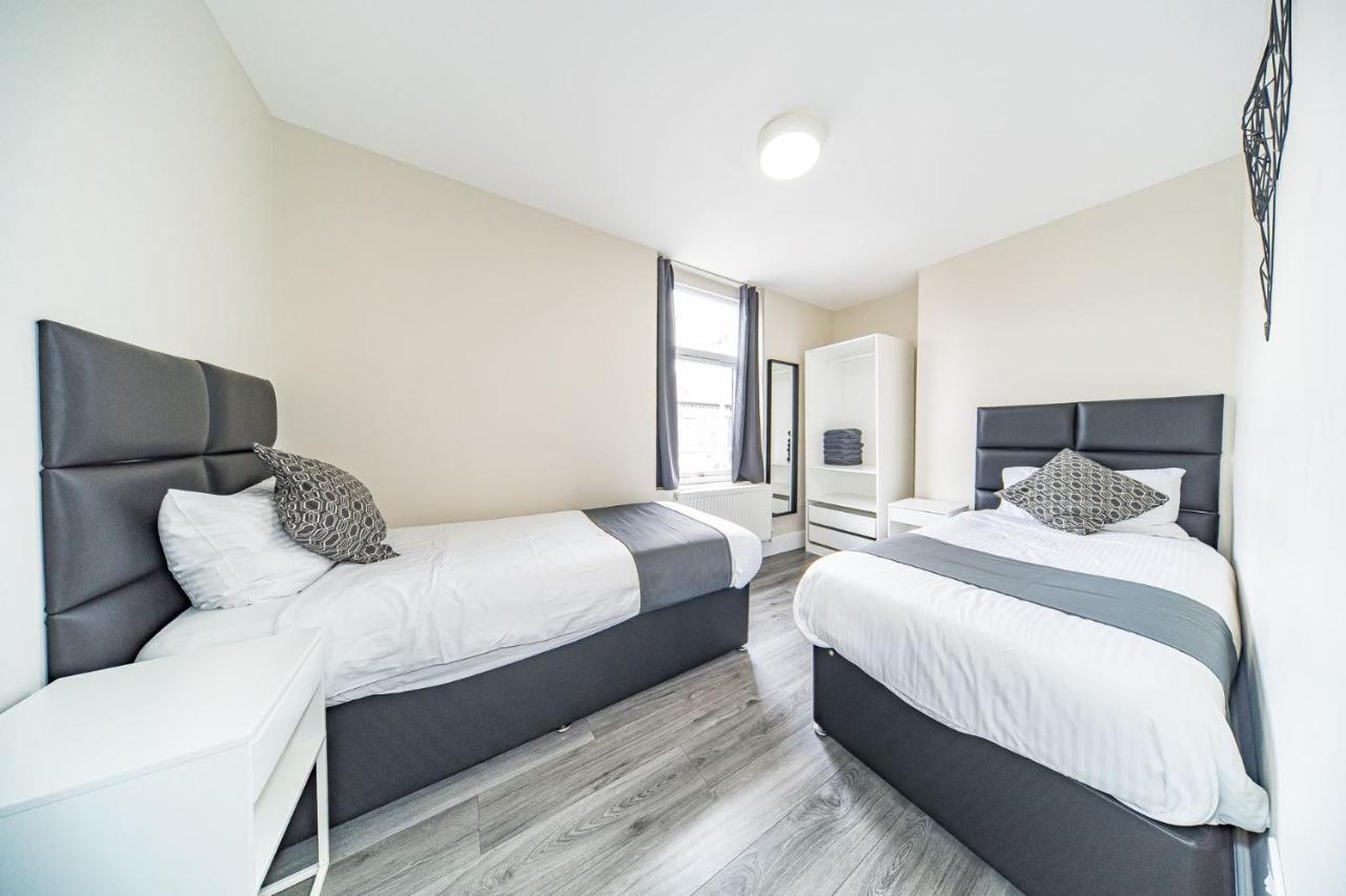 Ryan Air I Bnb - Huge 4 Bedroom House With Free Parking Liverpool Buitenkant foto