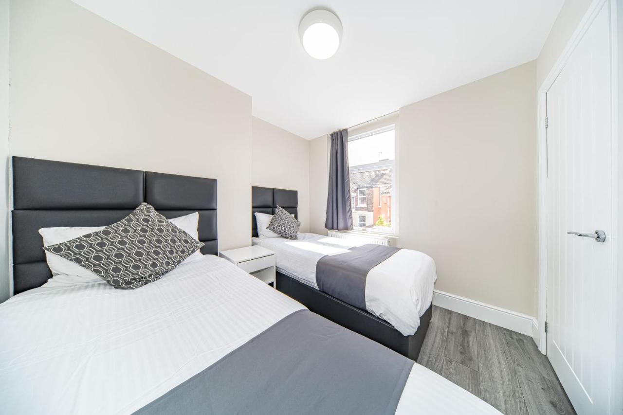 Ryan Air I Bnb - Huge 4 Bedroom House With Free Parking Liverpool Buitenkant foto