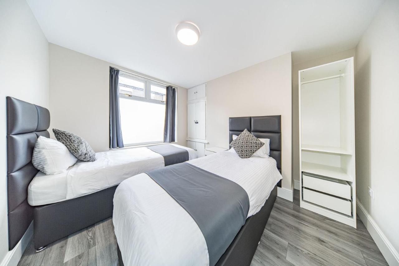 Ryan Air I Bnb - Huge 4 Bedroom House With Free Parking Liverpool Buitenkant foto