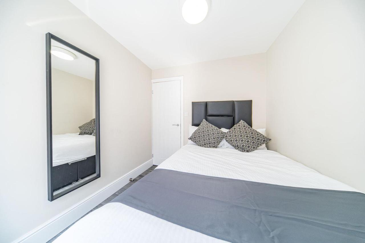 Ryan Air I Bnb - Huge 4 Bedroom House With Free Parking Liverpool Buitenkant foto